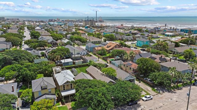 2212 32nd Street, Galveston, TX 77550