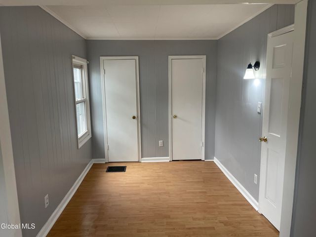 60 Woodlawn Street, Rotterdam, NY 12306