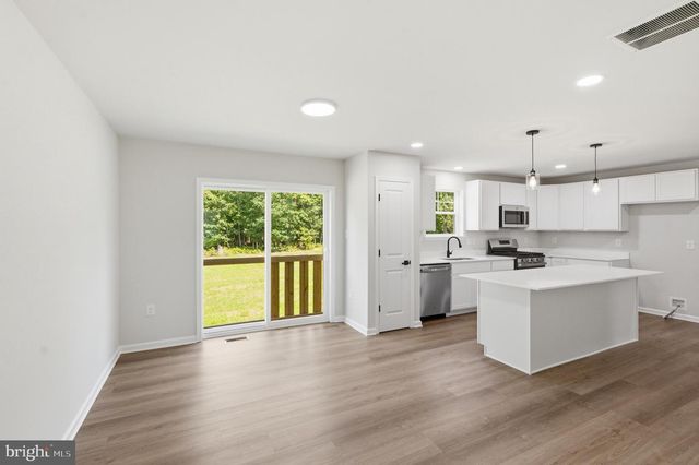 105 DUNBAR ST, Glassboro, NJ 08028
