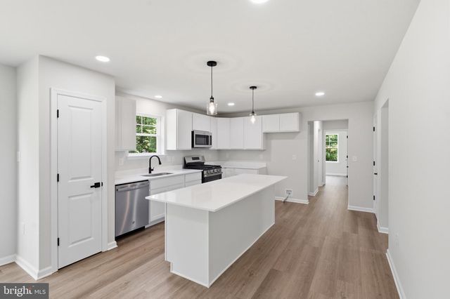 105 DUNBAR ST, Glassboro, NJ 08028