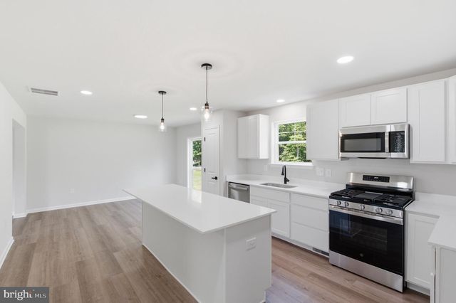 105 DUNBAR ST, Glassboro, NJ 08028