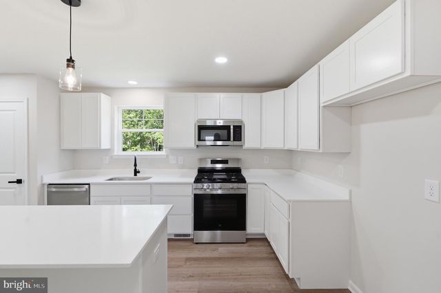 105 DUNBAR ST, Glassboro, NJ 08028