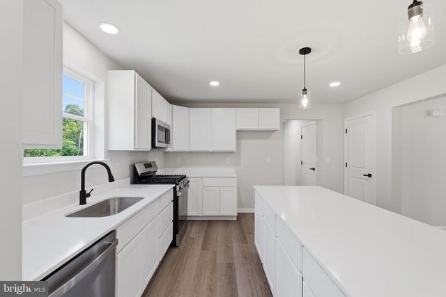 105 DUNBAR ST, Glassboro, NJ 08028