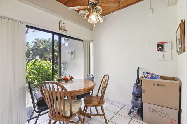 19232 NE 25th Avenue 221b, Miami, FL 33180