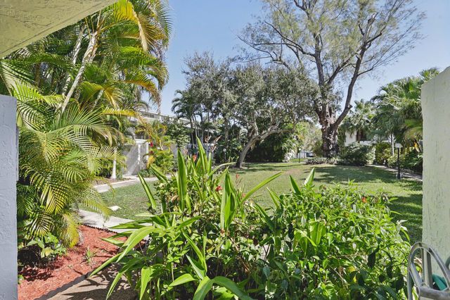 19232 NE 25th Avenue 221b, Miami, FL 33180