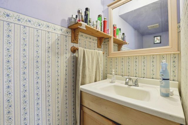 19232 NE 25th Avenue 221b, Miami, FL 33180