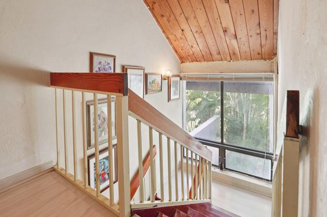 19232 NE 25th Avenue 221b, Miami, FL 33180