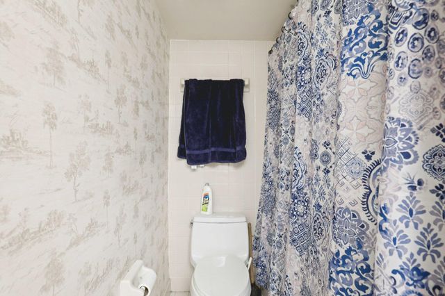 19232 NE 25th Avenue 221b, Miami, FL 33180