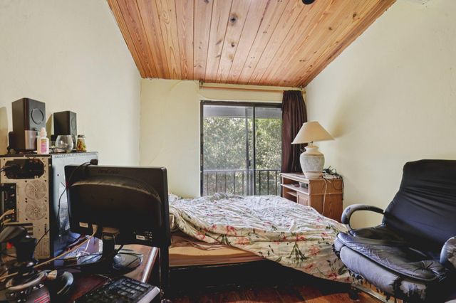 19232 NE 25th Avenue 221b, Miami, FL 33180