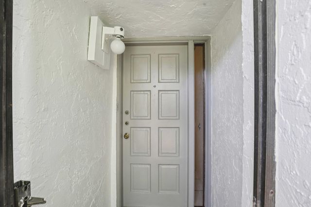 19232 NE 25th Avenue 221b, Miami, FL 33180