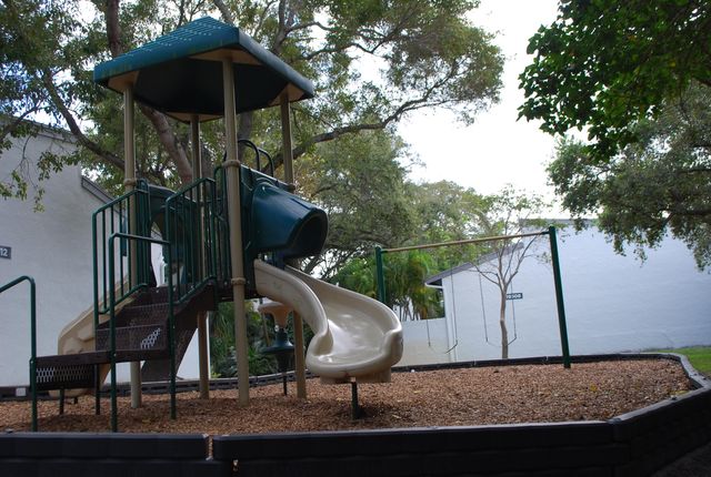 19232 NE 25th Avenue 221b, Miami, FL 33180