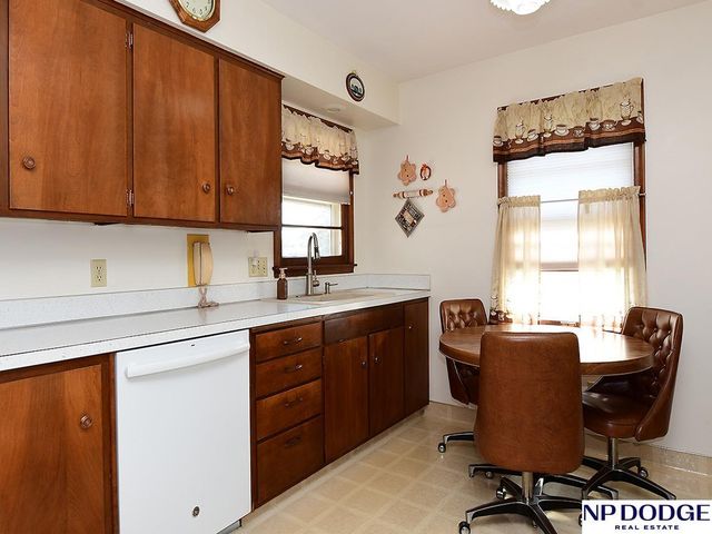3712 Y Street, Omaha, NE 68107