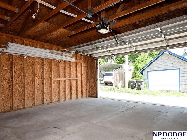 3712 Y Street, Omaha, NE 68107