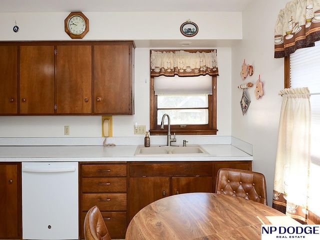 3712 Y Street, Omaha, NE 68107