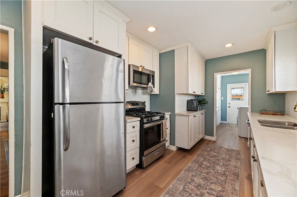 Image 14 of property listing at 1124 S Vicentia, Corona, CA 92882