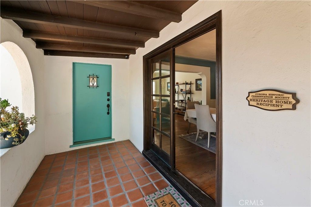 Image 2 of property listing at 1124 S Vicentia, Corona, CA 92882