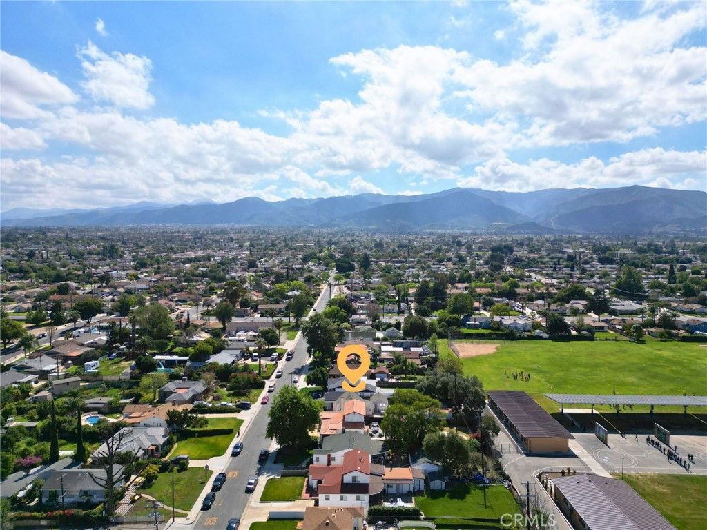 Image 35 of property listing at 1124 S Vicentia, Corona, CA 92882