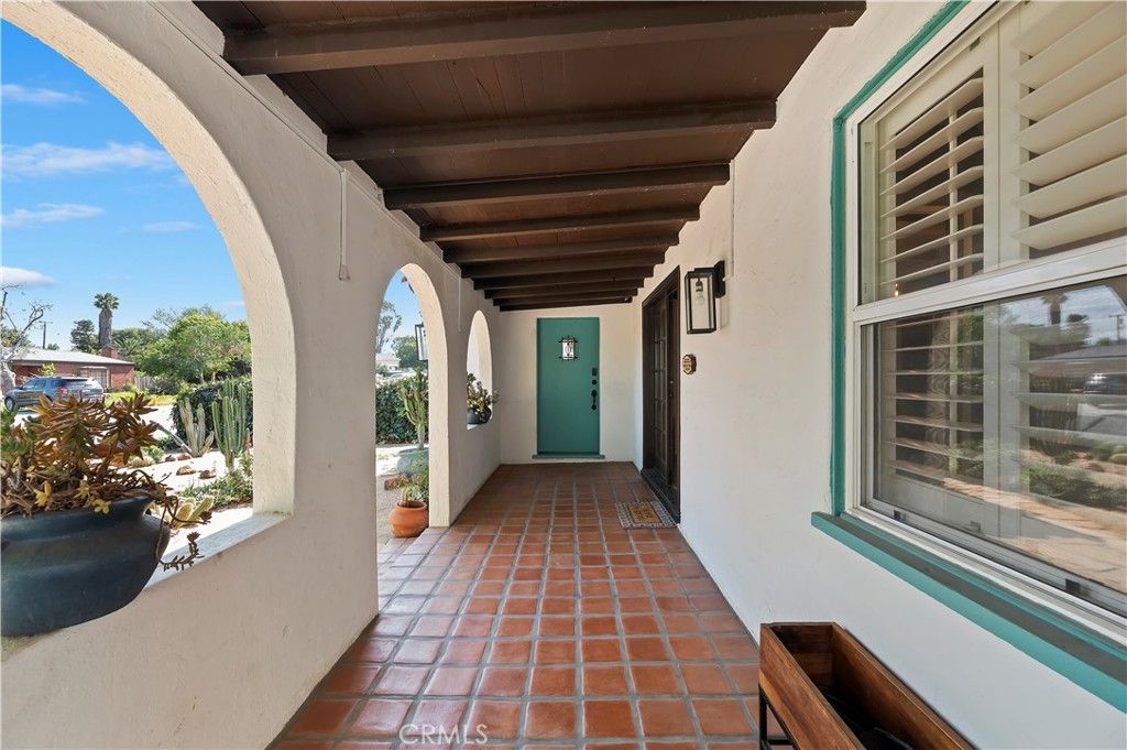 Image 41 of property listing at 1124 S Vicentia, Corona, CA 92882