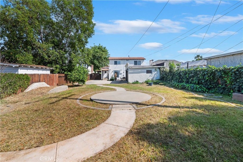 Image 7 of property listing at 1124 S Vicentia, Corona, CA 92882