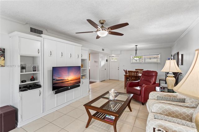691 S Hollybrook Drive 26105, Pembroke Pines, FL 33025