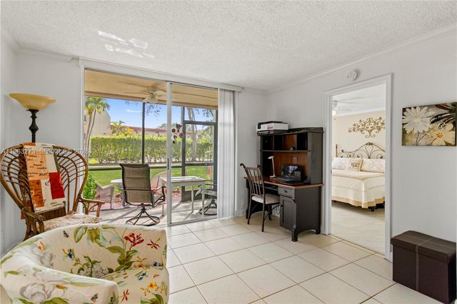 691 S Hollybrook Drive 26105, Pembroke Pines, FL 33025