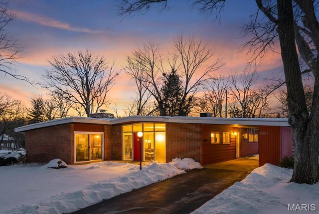 2402 Saint Giles Road, St Louis, MO 63122