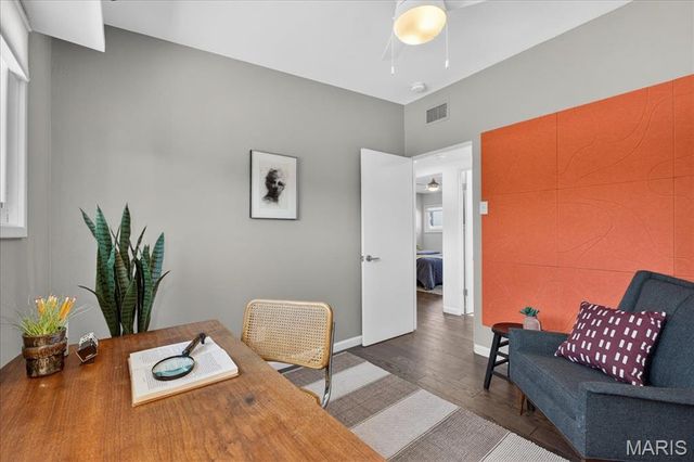 2402 Saint Giles Road, St Louis, MO 63122