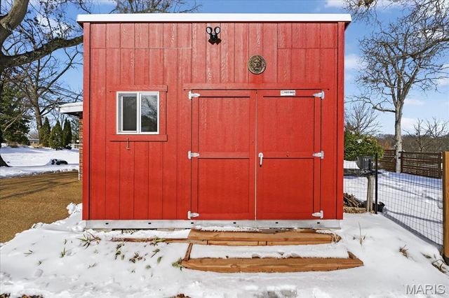 2402 Saint Giles Road, St Louis, MO 63122