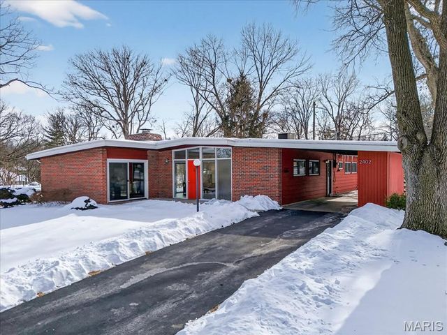 2402 Saint Giles Road, St Louis, MO 63122