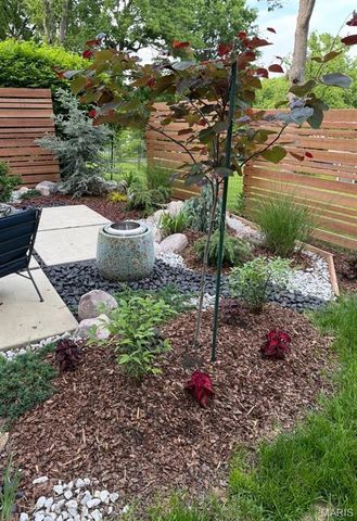 2402 Saint Giles Road, St Louis, MO 63122