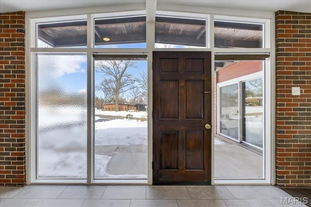 2402 Saint Giles Road, St Louis, MO 63122