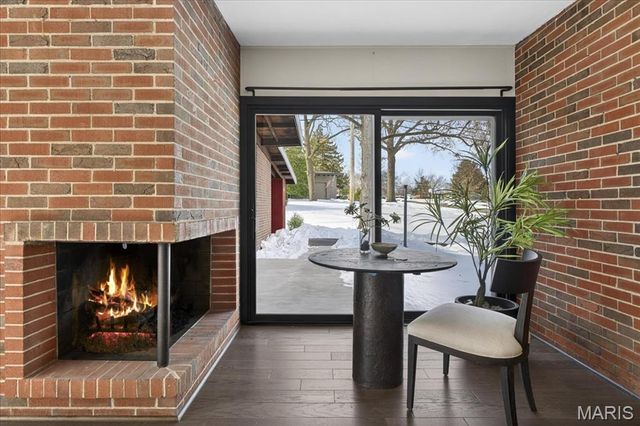 2402 Saint Giles Road, St Louis, MO 63122