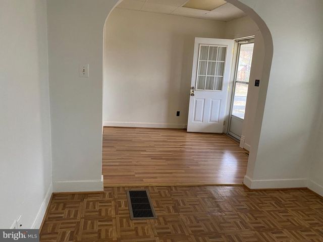 4002 POST ST, Triangle, VA 22172