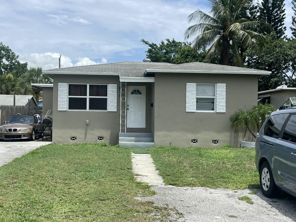 121 SE 5TH Avenue, Boynton Beach, FL 33435