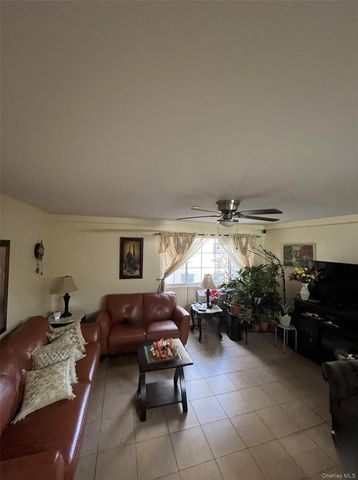 2135 Crotona Avenue 2B, Bronx, NY 10457