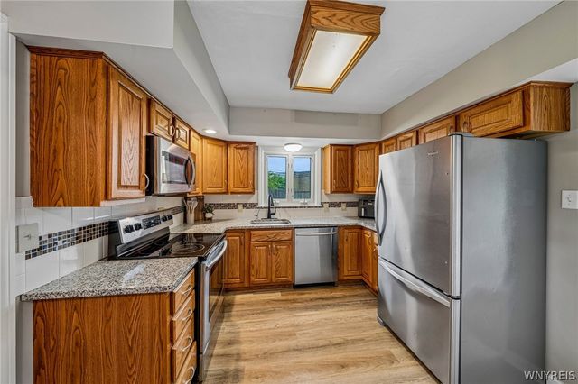 75 Morgan Parkway, Amherst, NY 14221