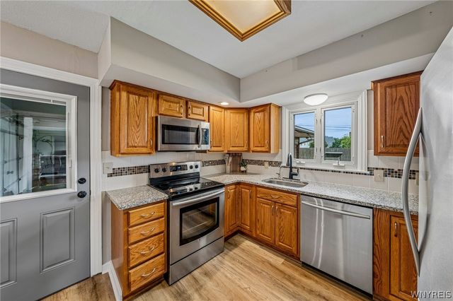 75 Morgan Parkway, Amherst, NY 14221
