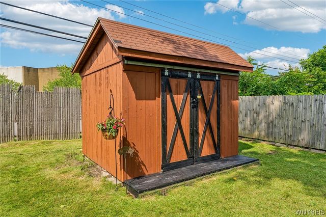75 Morgan Parkway, Amherst, NY 14221