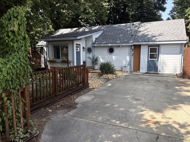 315 Kingsley Avenue, Saint Joseph, MI 49085