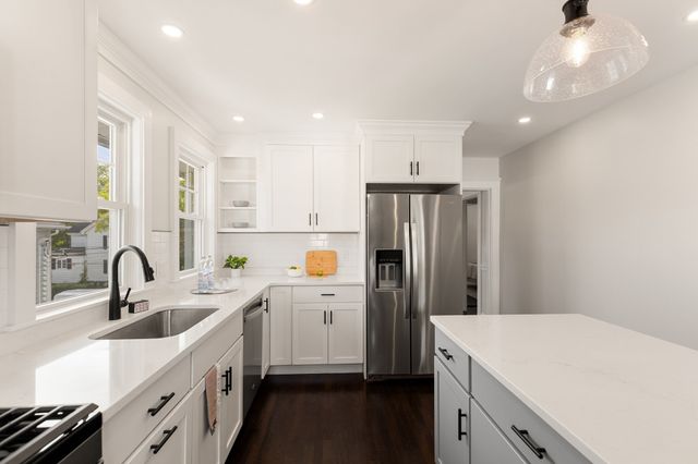 84 Beacon St 84, Arlington, MA 02474