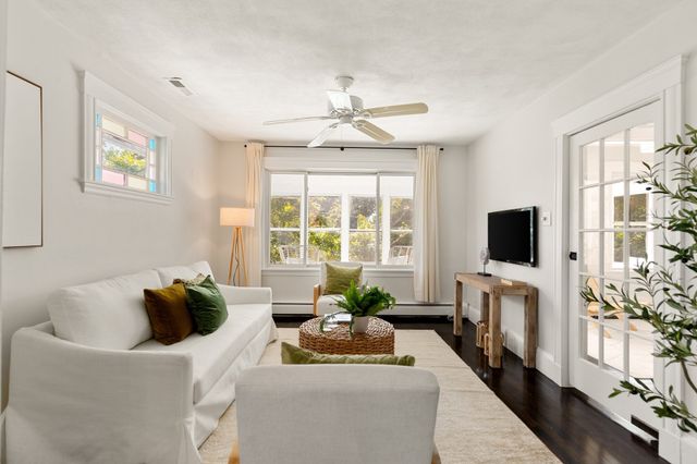 84 Beacon St 84, Arlington, MA 02474