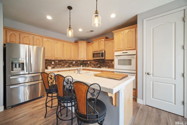 7480 Windswept Loop, Sparks, NV 89436