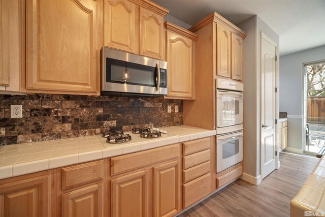 7480 Windswept Loop, Sparks, NV 89436