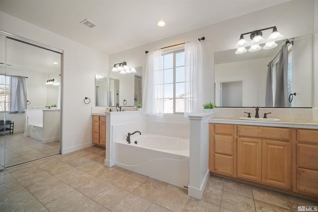 7480 Windswept Loop, Sparks, NV 89436