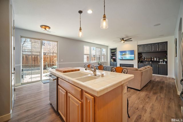 7480 Windswept Loop, Sparks, NV 89436