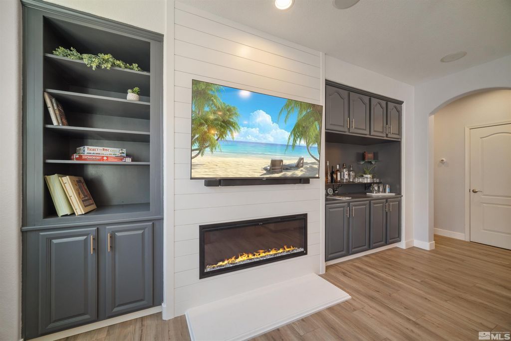 7480 Windswept Loop, Sparks, NV 89436