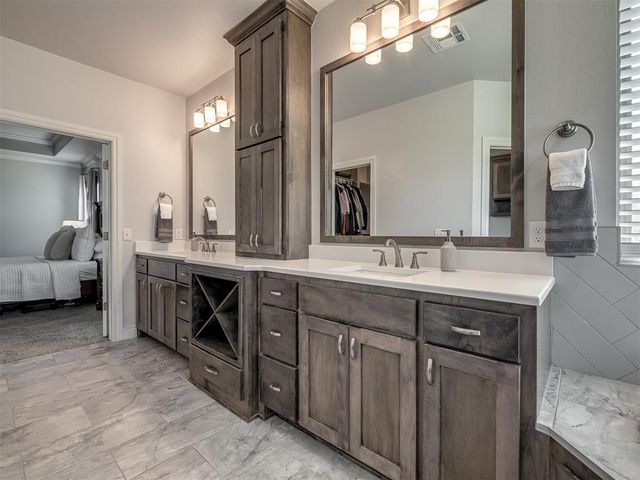 10071 Woodland Way, Edmond, OK 73025