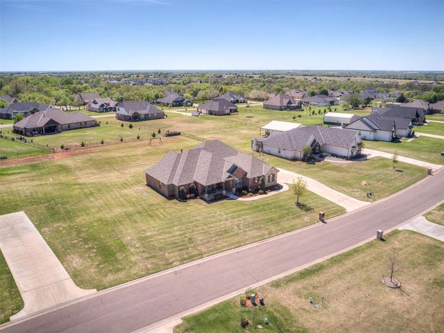10071 Woodland Way, Edmond, OK 73025