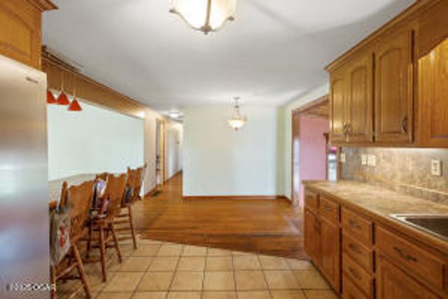 15825 Hammer Road, Neosho, MO 64850