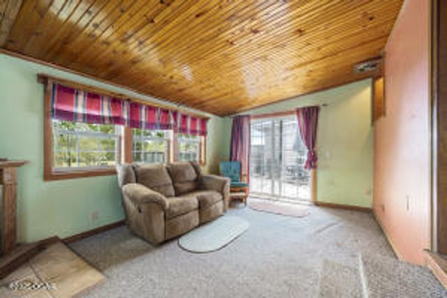 15825 Hammer Road, Neosho, MO 64850